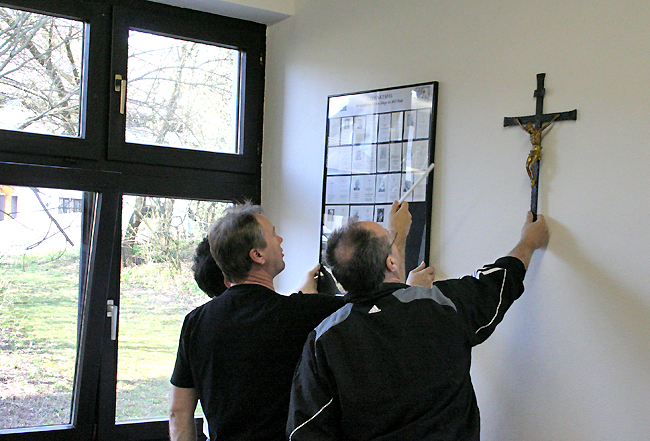 Einr�umaktion im Neuen S�ngerheim