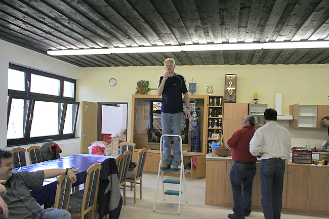 Einr�umaktion im Neuen S�ngerheim