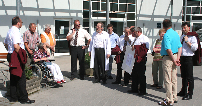 Scheck�bergabe an "zweitesLEBENe.v."