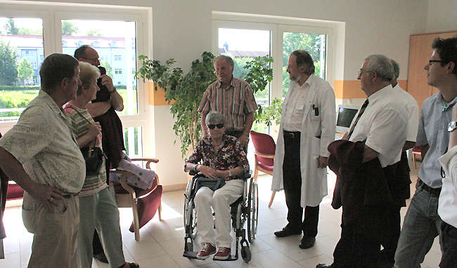 Scheck�bergabe an "zweitesLEBENe.v."