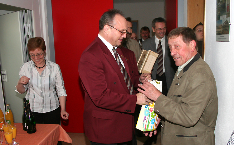 Geburtstag von Alois Janker und Verleihung der Ehrenmitgliedschaft