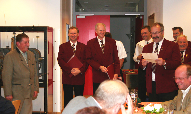 Geburtstag von Alois Janker und Verleihung der Ehrenmitgliedschaft