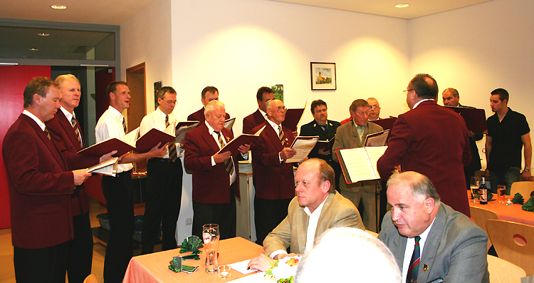 Geburtstag von Alois Janker und Verleihung der Ehrenmitgliedschaft