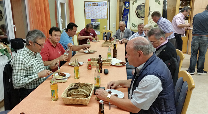 Rudi Zimmerer feiert mit dem MGV seinen Geburtstag
