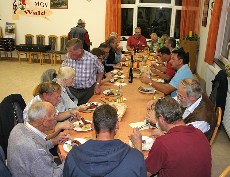 Rudi Zimmerer feiert mit dem MGV seinen Geburtstag