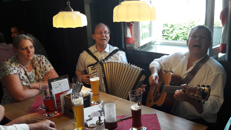 Kirchengestaltung in Deggendorf bei Pfr. Neidl