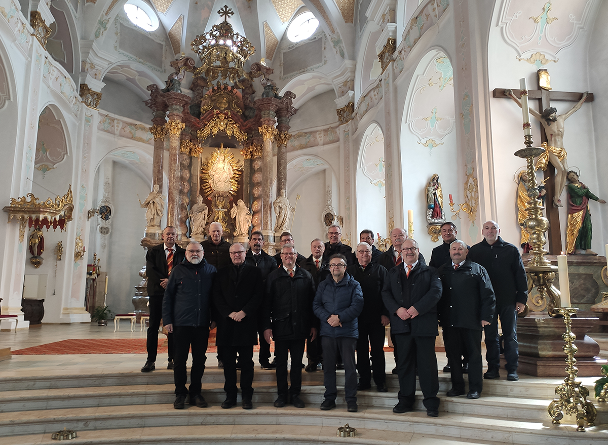 MGV besucht Pfarrer Martin Neidl in Deggendorf
