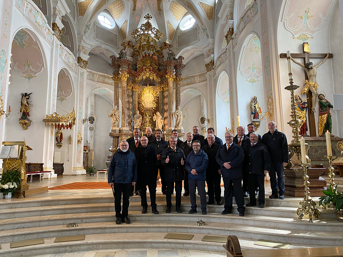 MGV besucht Pfarrer Martin Neidl in Deggendorf