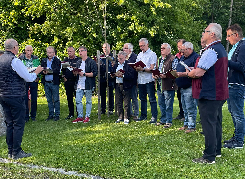 MGV Wald - Musikalische gestaltung der Maiandacht an der Karl-Fl&uuml;gl-Kapelle