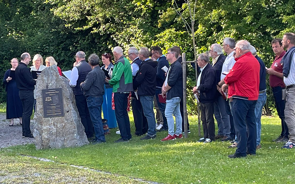 MGV Wald - Musikalische gestaltung der Maiandacht an der Karl-Fl&uuml;gl-Kapelle