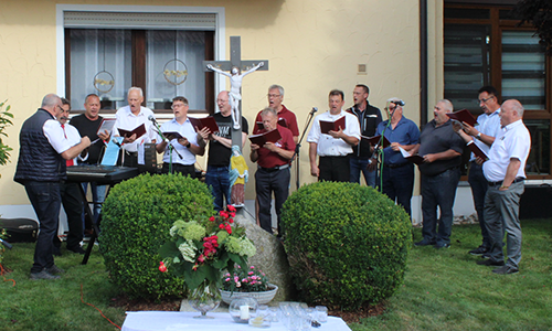 MGV Wald umrahmt Festgottesdienst zum 50-j�hrigen Jubil�um des Stammtischs Mainsbauern