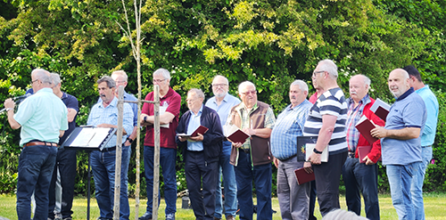 Maiandacht Friedhof in Wald an der Bischof Fl�gl Kapelle