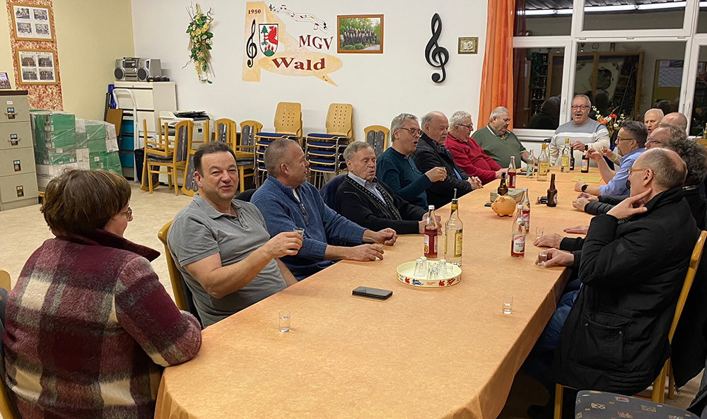 B&uuml;rgermeisterin Barbara Haimerl bedankt sich beim MGV Wald