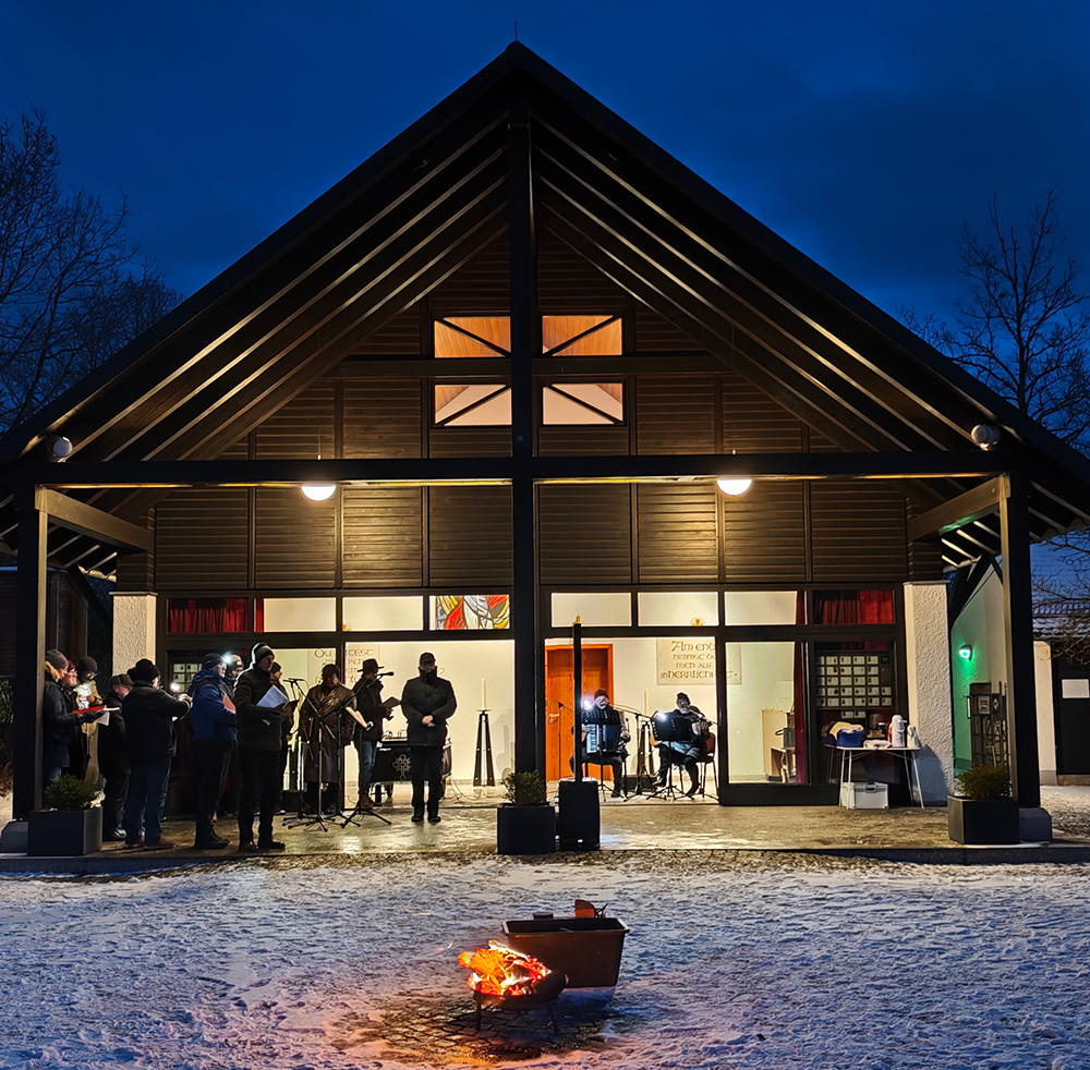 MGV Wald - Weihnachtliches Neujahrssingen am Friedhof
