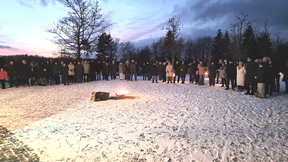 MGV Wald - Weihnachtliches Neujahrssingen am Friedhof