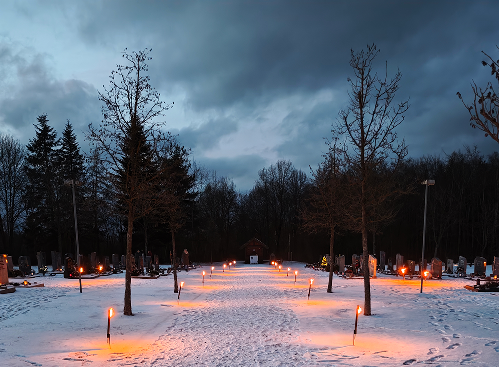 MGV Wald - Weihnachtliches Neujahrssingen am Friedhof