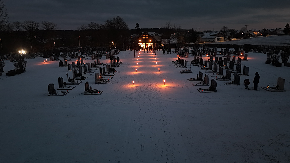 MGV Wald - Weihnachtliches Neujahrssingen am Friedhof